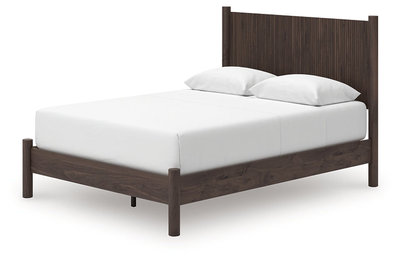 Pamytta Queen Panel Platform Bed, Dresser and Mirror